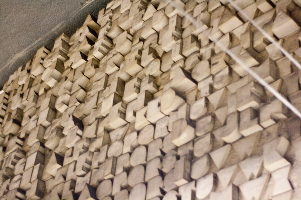 Mural "Alfabet", en la parada de metro de Benimaclet