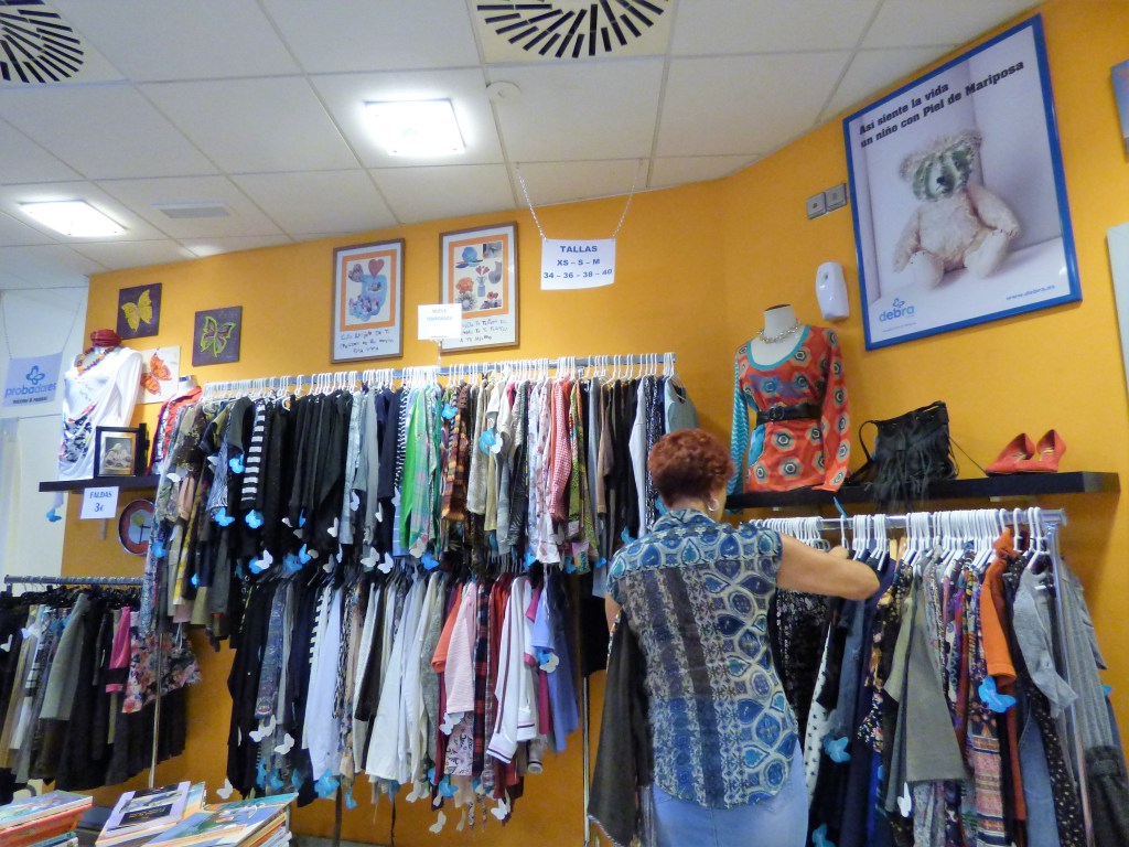 Interior de la tienda Piel de mariposa en Benimaclet