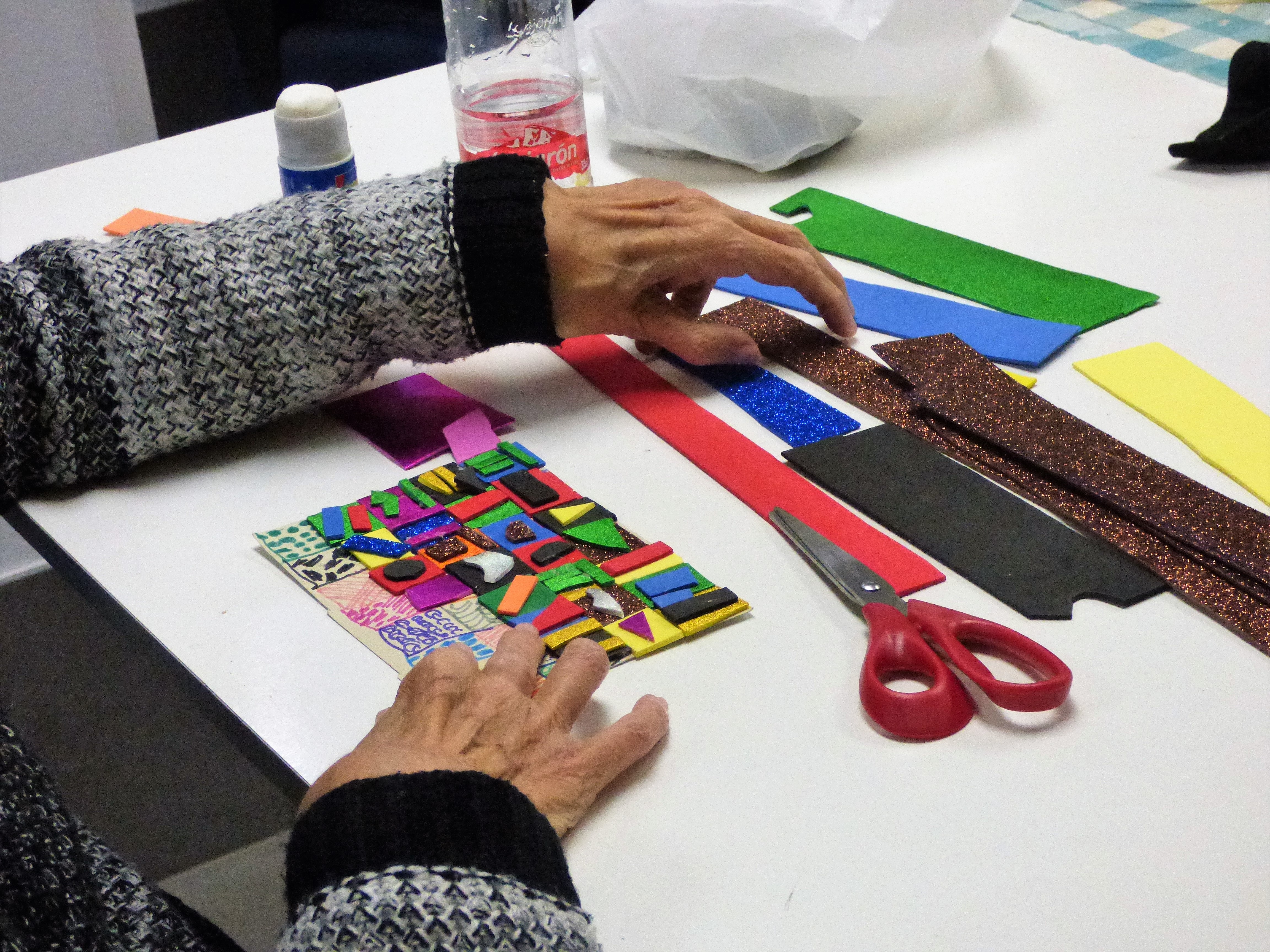 Detalle de uno de los talleres del centro de día de Nueva opción en Benimaclet