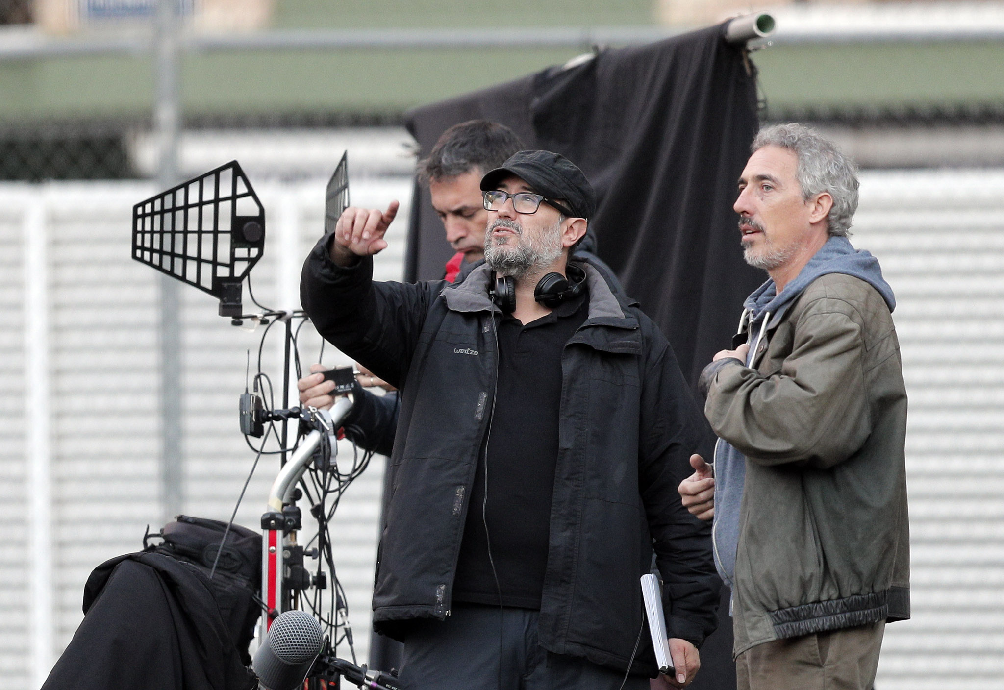 El director Álex Montoya durante un rodaje en el Colegio Alemán de València