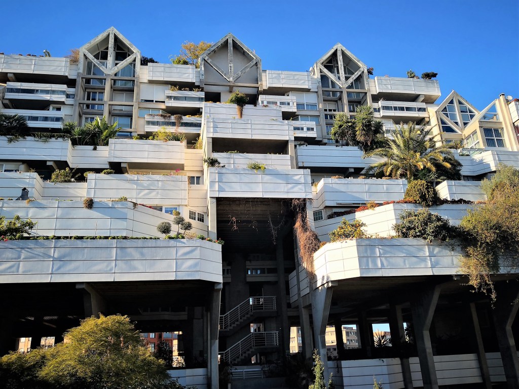 Terrazas escalonadas del edificio Espai Verd en Benimaclet