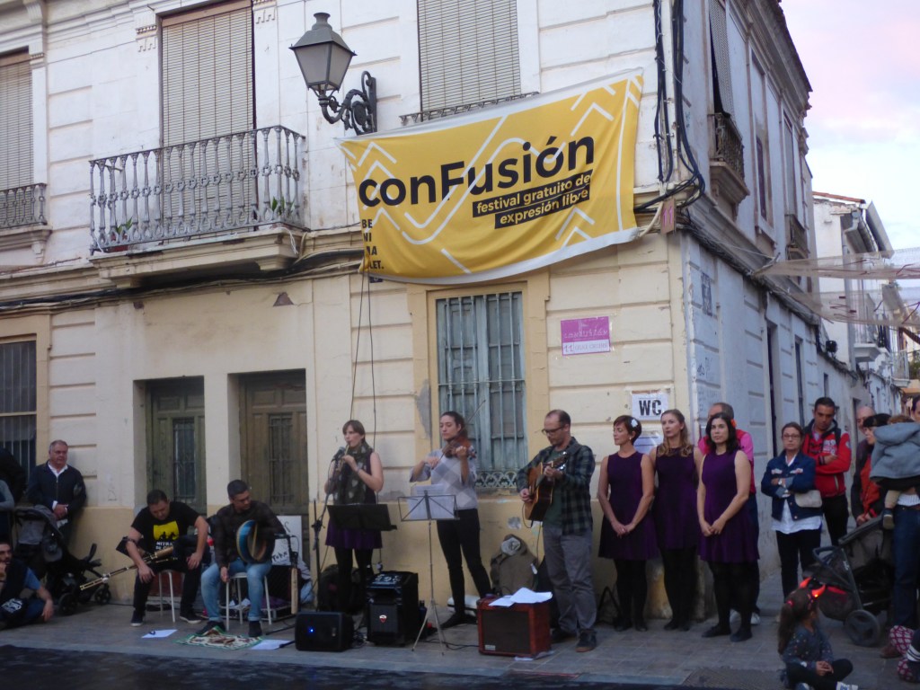 Actuación musical en el festival conFusión