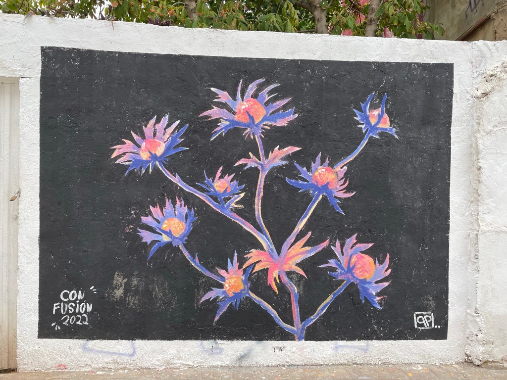 Mural sobre cardos azules en Benimaclet