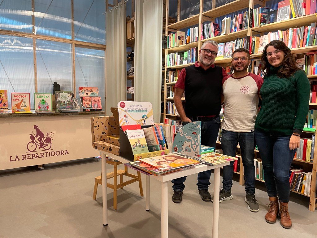 Los responsables de la librería La Repartidora