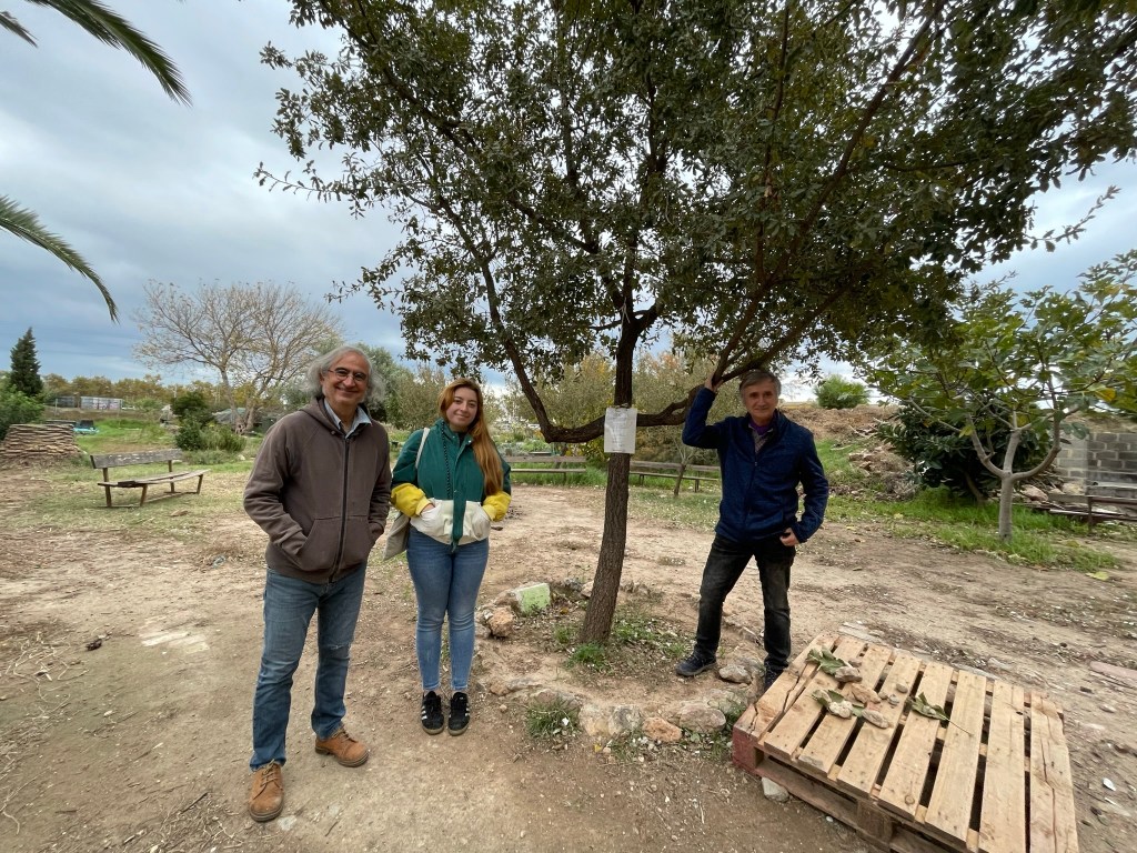 Tres integrantes de los huertos urbanos de Benimaclet