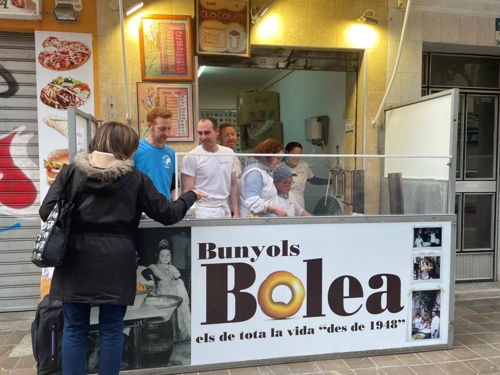 Puesto de los 'Buñuelos Bolea' en Benimaclet