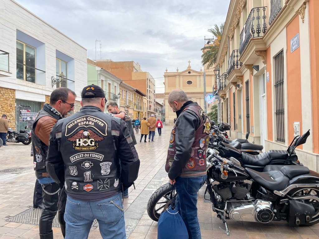 Concentración solidaria de Harleys en Benimaclet