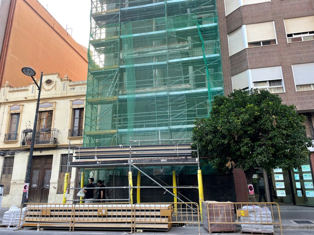 Un edificio en obras en Benimaclet