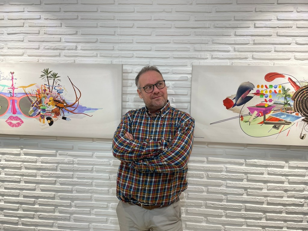 Xavi Carrillo posa para Disfruta Benimaclet en su galería en Benimaclet