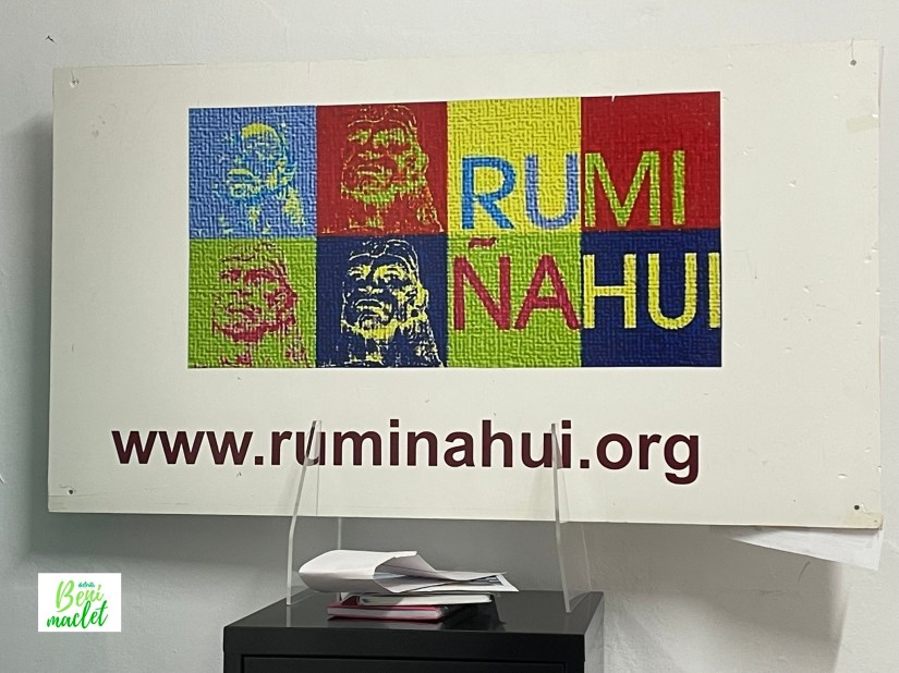 Un cartel de la ONG Rumiñahui en su sede de Benimaclet (Valencia)