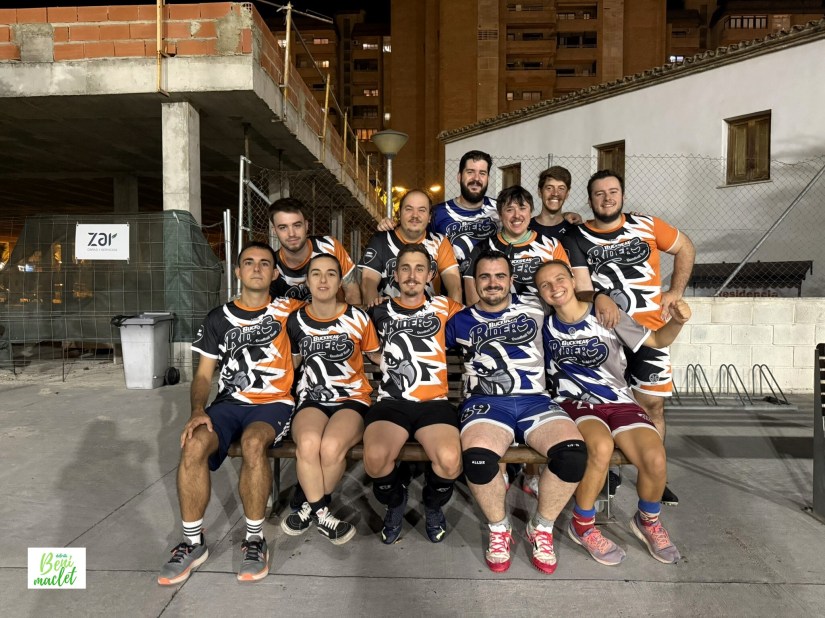 Integrantes del Buckbeak Riders posan para Disfruta Benimaclet