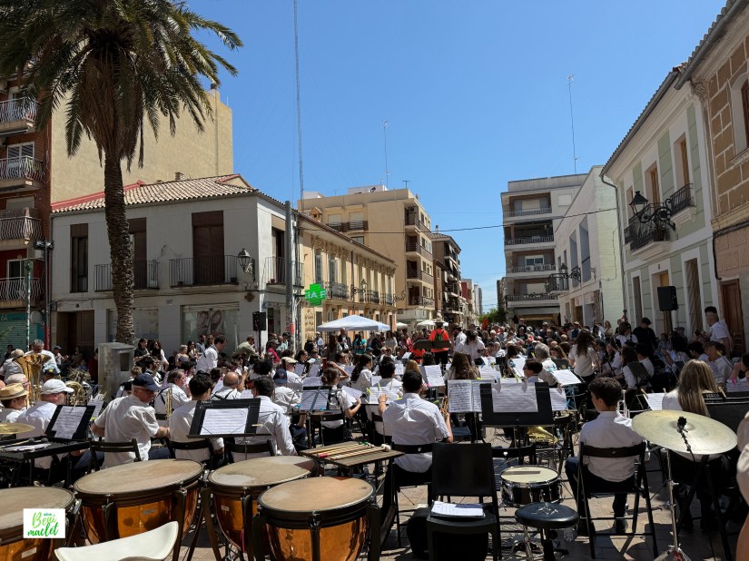 Concierto del CIM en la plaza de Benimaclet